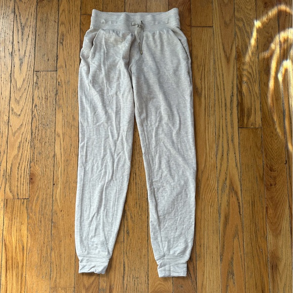Lululemon Warm Down Jogger Soft Touch in Heathered Cashew Size 4 - Picture 4 of 8